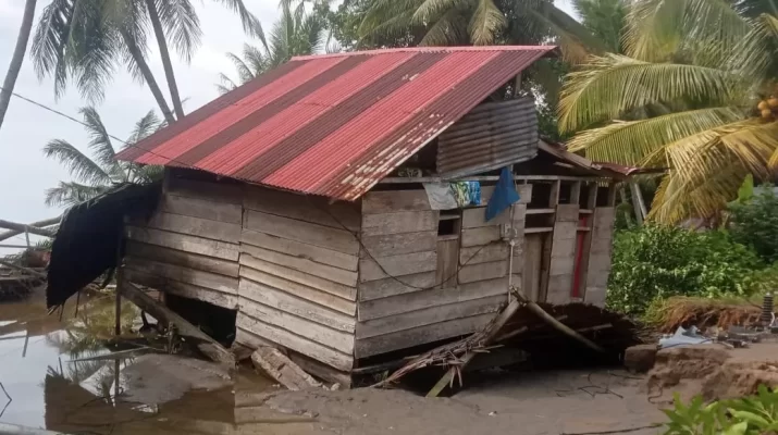 923 unit rumah terendam air