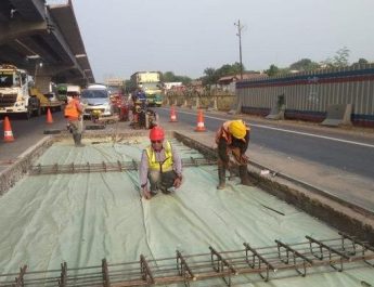 perbaikan tiga titik jalan tol jakarta - cikampek