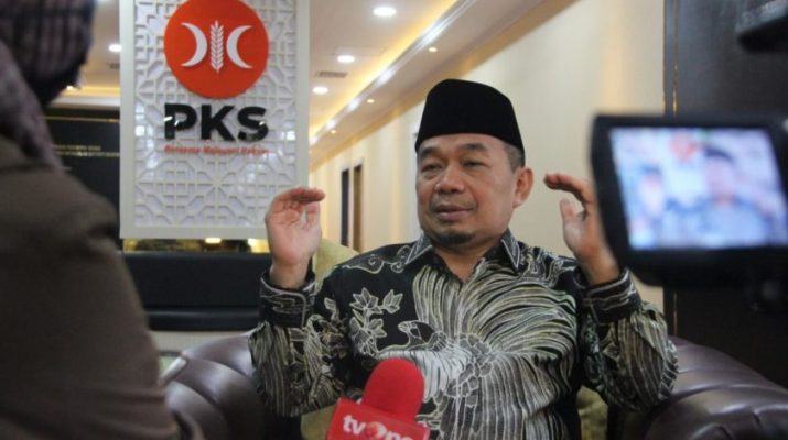 memutuskan bahwa aktivitas permukiman Israel di wilayah-wilayah Palestina melanggar hukum internasional,