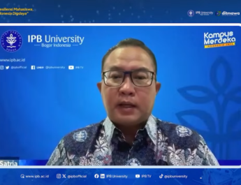 bahwa menjadi mahasiswa baru IPB University merupakan pijakan awal dalam eksplorasi intelektual yang lebih dalam dan lebih luas