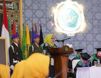 Pada Indonesia Emas 2045 nanti, sambungnya, masyarakat termasuk para lulusan akan menjadi masyarakat produktif. Sehingga bisa memanfaatkan bonus demografi yang sangat potensial