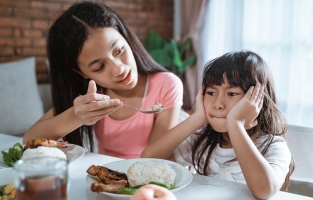 Selain mencetak sayuran dengan bentuk unik, Raniah juga mengkreasikan nasi yang dihidangkan dengan berbagai varian bentuk dan hiasan.