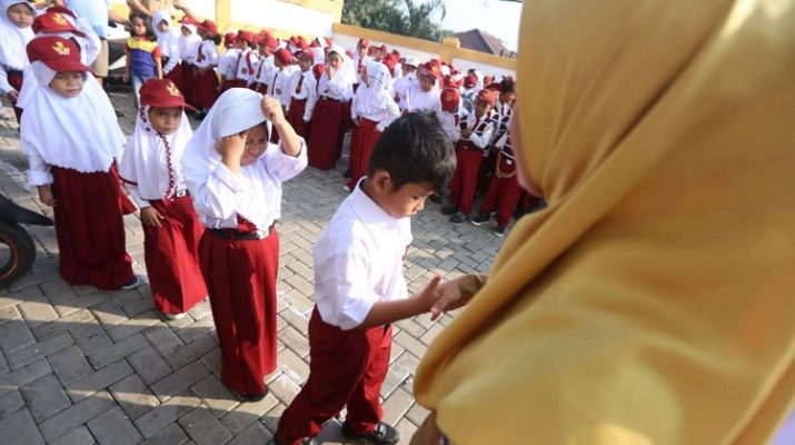 psikolog anak dan remaja pola pikir positif buat anak mudah beradptasi di sekolah baru