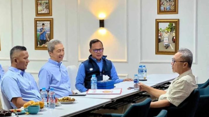 Ditanya sejauh mana keterlibatan langsung Bima Arya memenangkan pasangan Dedie-Jenal, ia tegas menjawab akan turun langsung dan totalitas