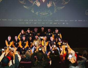 penonton mungkin akan berpikir bahwa film tersebut akan membosankan karena minimnya pemain populer di dalamnya
