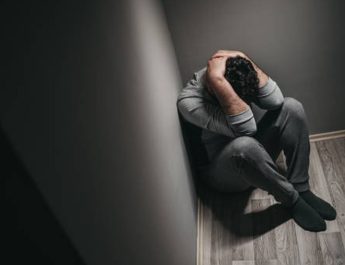 Ketika memulai pagi dengan terburu-buru, kita akan menghadapi hari yang kacau. Bagi sebagian orang, mengalami kecemasan pagi atau terkena depresi mendadak adalah tantangan yang sulit