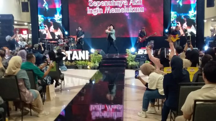 Botani Dance Competition 2024, Parade of National Costumes, Live Music, Belanja Berhadiah, serta penampilan dari Padi Reborn dan Pundis Angklung