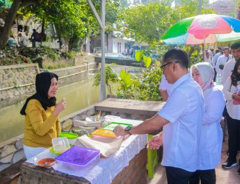 Warung kerekan ini memiliki 19 menu makanan dan minuman dengan harga Rp.5000 hingga Rp.18000.