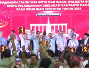 Bola yang diambil akan menentukan nomor urut yang kemudian diumumkan oleh calon wali kota