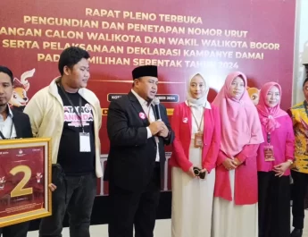 Setelah penetapan nomor urut, Atang Trisnanto - Annida Allivia pun meminta izin pada warga Bogor untuk jadi pelayan bagi masyarakat.