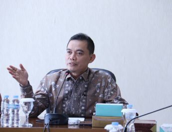 Dalam rapat tersebut, turut hadir Badan Kesbangpol dan Bagian Hukum untuk dimintai juga keterangan perihal kontribusi Pemerintah Kota Bogor dalam mensukseskan penyelenggaraan Pilkada serentak