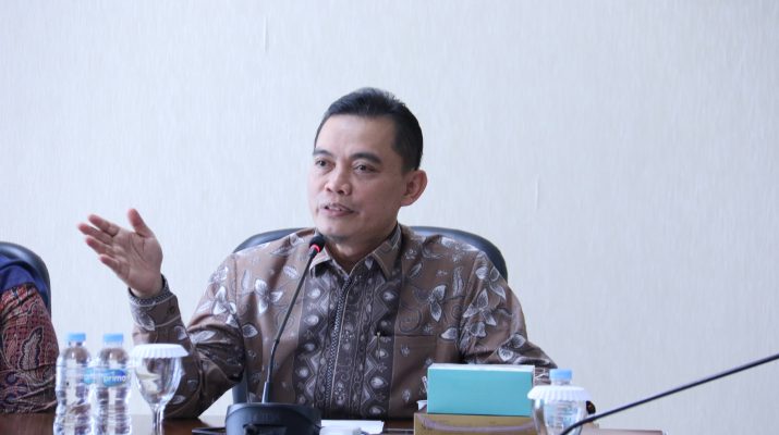 Dalam rapat tersebut, turut hadir Badan Kesbangpol dan Bagian Hukum untuk dimintai juga keterangan perihal kontribusi Pemerintah Kota Bogor dalam mensukseskan penyelenggaraan Pilkada serentak