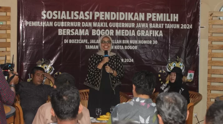 Sesuai dengan tema Pilkada Jabar, yakni sebagai inisiasi budaya demokrasi Jawa Barat