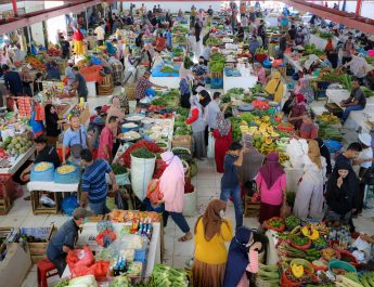 Badan Pangan Nasional (Bapanas) mencatat harga komoditas pangan secara umum mayoritas naik per Kamis (17/10) pagi