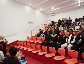 Provinsi Jawa Barat menargetkan 15 persen penurunan stunting selama enam bulan ini, tapi target ini sangat berat karena penurunan 0,5 persen saja dilakukan selama satu tahun penanganan