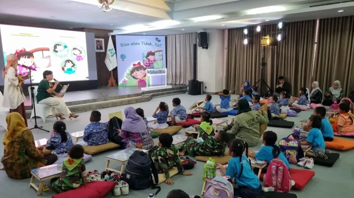 Kemandirian juga merupakan hak tumbuh kembang anak yang dapat dilatih melalui media menyenangkan, contohnya melalui buku cerita bergambar