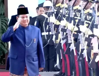 Tidak didampingi Wakil Presiden Republik Indonesia Gibran Rakabuming Raka, Prabowo Subianto menerima tamu-tamu di Senayan, seorang diri