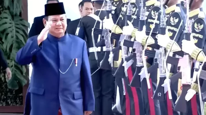 Tidak didampingi Wakil Presiden Republik Indonesia Gibran Rakabuming Raka, Prabowo Subianto menerima tamu-tamu di Senayan, seorang diri