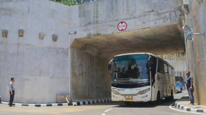 Proyek tersebut masuk dalam paket pekerjaan Pembangunan Perlintasan Tidak Sebidang JPL