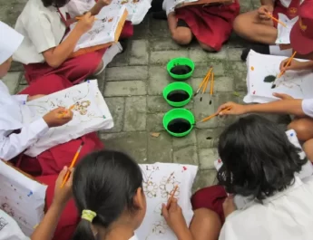 Sebab, kata Rini, sekolah-sekolah yang mengadakan kegiatan di luar Bogor, perlu ada surat izin dari Disdik Kota Bogor dan konfirmasi dari Dinas Perhubungan