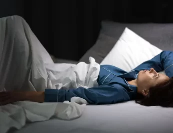 Hasil penelitian menunjukkan bahwa apnea tidur obstruktif berkaitan dengan insiden demensia kumulatif yang lebih tinggi baik pada perempuan maupun pria berusia antara 60 dan 84 tahun