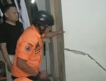 Iapun meminta kepada masyarakat juga stakeholder juga pemerintah desa untuk siaga bencana