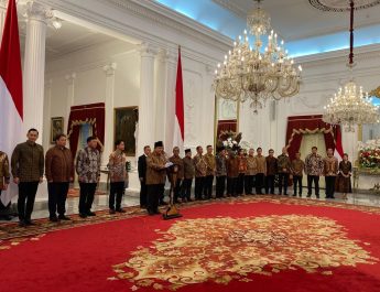 Presiden Prabowo Subianto menandatangani peraturan presiden tentang tujuh kementerian koordinator yang ada di dalam Kabinet Merah Putih