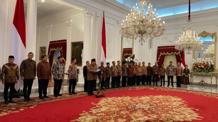 Presiden Prabowo Subianto menandatangani peraturan presiden tentang tujuh kementerian koordinator yang ada di dalam Kabinet Merah Putih