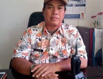 Proses ini juga mengacu pada Pasal 58 Undang-Undang Administrasi Kependudukan yang mensyaratkan adanya salinan penetapan pengadilan negeri sebagai dasar perubahan identitas.