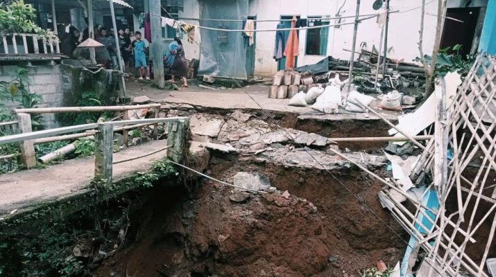 Kami sudah laporkan ke Pemkab Bogor agar penanganan segera dilakukan. Ini adalah jalur utama menuju pasar dan sangat penting untuk aktivitas warga