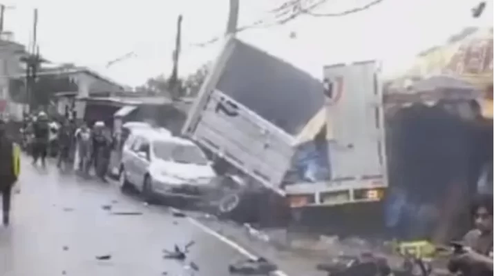 Masyarakat yang melintasi jalur Puncak diimbau untuk tetap berhati-hati, terutama saat berkendara di jalanan menurun atau curam