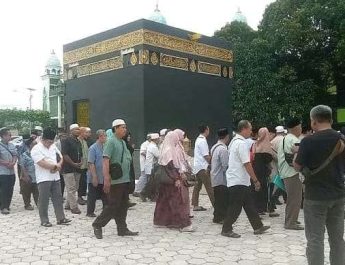 Direktur Jenderal Penyelenggara Haji dan Umrah Kementerian Agama RI Resmikan Miniatur Ka'bah dan Jamarat di Yayasan Haji Agus Salim Bogor