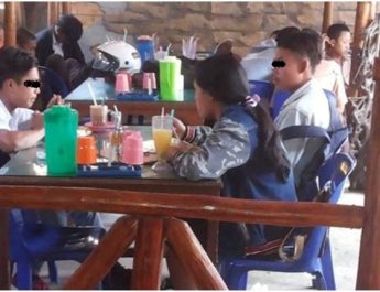 Menurutnya, suasana belajar yang nyaman secara psikologis memang mendukung efektivitas pembelajaran. Namun, ia juga mengingatkan adanya faktor FOMO (fear of missing out) di kalangan pelajar yang perlu dikendalikan