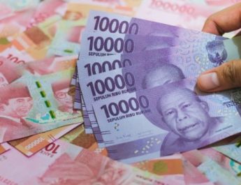 Cashzine juga termasuk dalam jajaran aplikasi penghasil saldo Dana yang populer. Pengguna hanya perlu membaca berita atau membagikan konten yang tersedia di aplikasi untuk mendapatkan poin