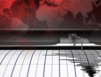 Jepang berada di kawasan Cincin Api Pasifik, yang dikenal sebagai wilayah dengan aktivitas geologis sangat tinggi. Kawasan ini mencakup lebih dari 400 gunung berapi aktif dan sering mengalami gempa bumi.