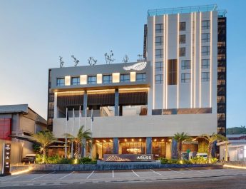 Meski dalam status penyitaan, operasional Hotel Aruss tidak terganggu. Kuasa Hukum Hotel Aruss, Ahmad Maulana, menyatakan pihaknya menghormati proses hukum