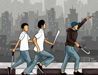 Jika melihat sekelompok remaja yang nongkrong hingga larut malam tanpa tujuan jelas, warga diimbau untuk membubarkan mereka atau melapor ke kepolisian setempat.