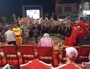 Ribuan warga yang memadati kawasan tersebut menikmati kemeriahan acara yang menjadi salah satu ikon budaya tahunan Kota Bogor