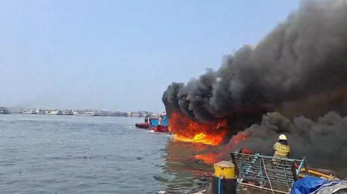 Sebuah kapal mengalami kebakaran di kawasan Jakarta Utara, tepatnya di Dermaga 20 Marina Ancol. Peristiwa ini terjadi pada Sabtu (8/2/2025) malam.