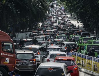 Masyarakat diimbau untuk menghindari jalur utama dan menggunakan jalur alternatif guna menghindari kemacetan selama dua agenda besar tersebut berlangsung.