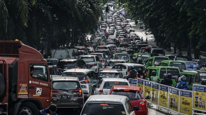 Masyarakat diimbau untuk menghindari jalur utama dan menggunakan jalur alternatif guna menghindari kemacetan selama dua agenda besar tersebut berlangsung.