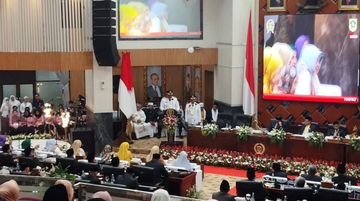 Dengan semangat kebersamaan, Rudy dan Jaro Ade berkomitmen untuk bekerja keras dalam mewujudkan perubahan yang lebih baik demi kesejahteraan masyarakat Kabupaten Bogor.