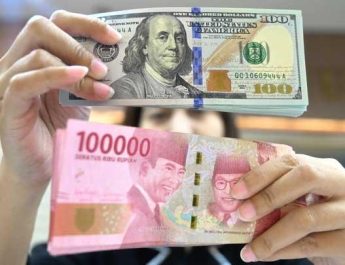 Sebelumnya, pada penutupan perdagangan Jumat (31/1), rupiah justru mengalami pelemahan sebesar 49 poin atau 0,30 persen, menjadi Rp16.305 per dolar AS dibandingkan posisi sebelumnya di Rp16.257 per dolar AS.