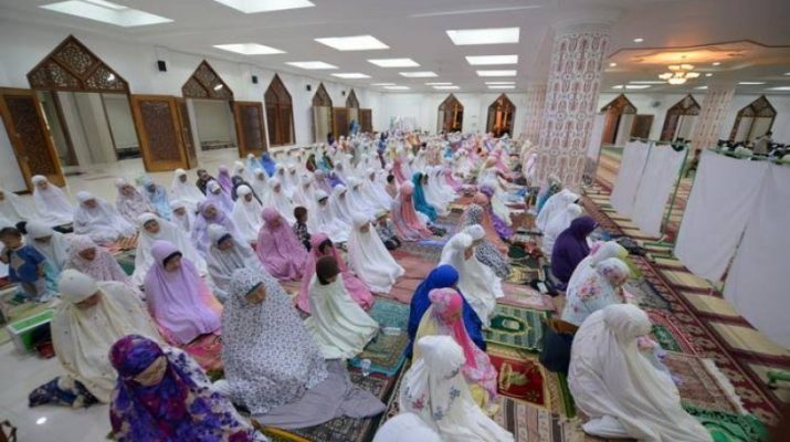 Menyambut Ramadan dengan penuh keberkahan, jangan lewatkan salat tarawih dan witir! Ibadah sunnah ini bukan hanya menjadi rutinitas, tetapi juga peluang meraih ampunan. 