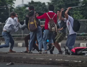 Seluruh pelaku langsung dibawa ke Polresta Bogor Kota menggunakan truk Dalmas untuk pemeriksaan lebih lanjut.