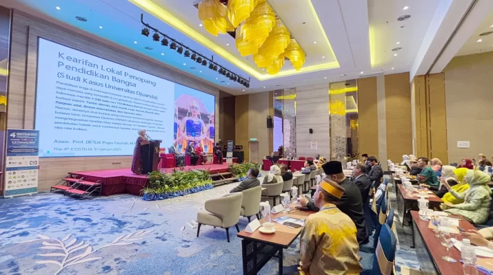 Rektor Universitas Djuanda (Unida) Bogor, Assoc. Prof. Dr. Hj. R. Siti Pupu Fauziah, M.Pd.I, menjadi narasumber dalam The 4th International Conference on Sustainability in Technological, Environmental, Law, Management, Social and Economic Matters (ICOSTELM) 2025 yang berlangsung di Melaka, Malaysia, pada 6-8 Februari 2025.