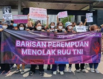 alisiansi perempuan tolak ruu tni