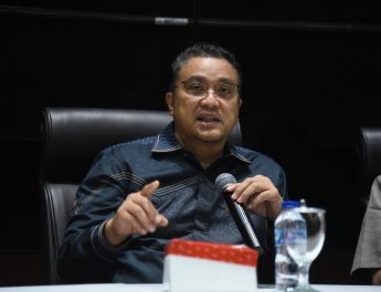 Rapat kerja dan rapat dengar pendapat (RDP) ini dipimpin oleh Wakil Ketua Komisi II DPR RI, Dede Yusuf, di Kompleks Parlemen, Senayan, Jakarta