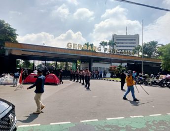 demo tolak ruu tni