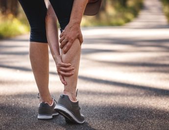 kaki keram saat jalan